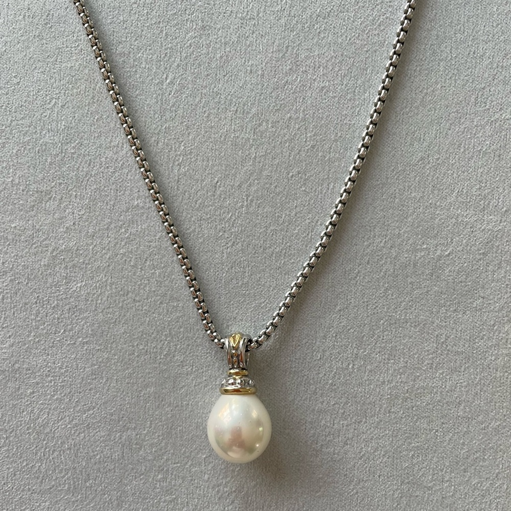John Medeiros Ocean Images Collection, Seashell Pearl Slider with 16 inch chain